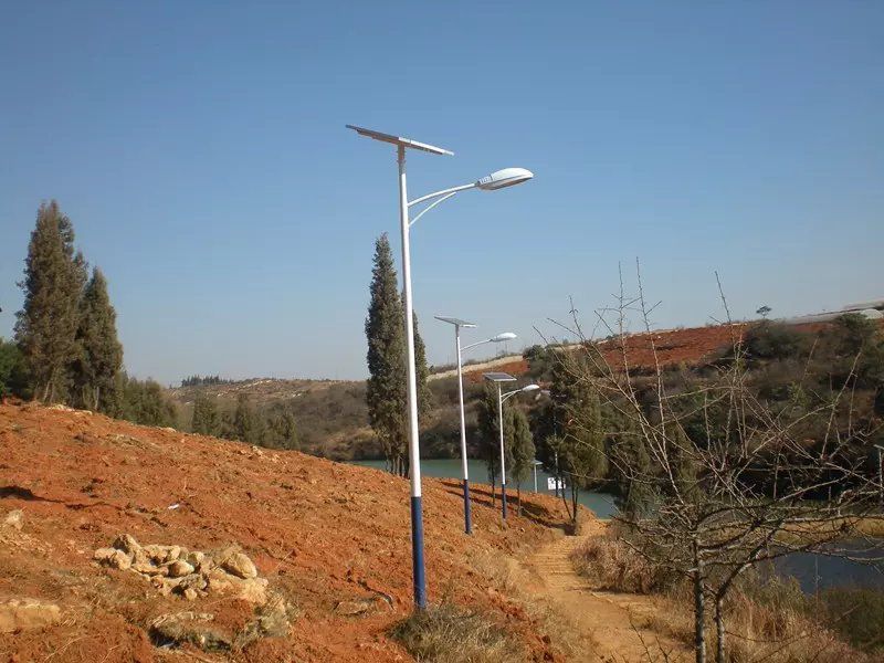 郑州太阳能路灯乡村工程安装的LED路灯